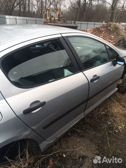 Двери на Пежо 407 седан