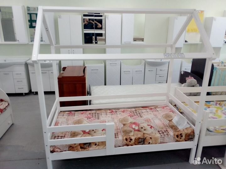 Кроваточка детская из дерева домик 1600-800