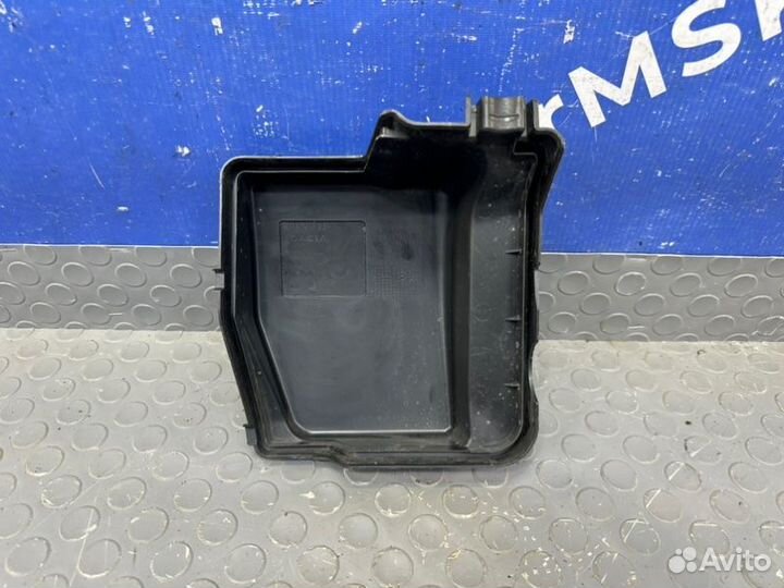 Крышка блока предохранителей Nissan Terrano D10