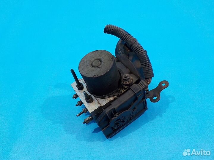 Блок ABS toyota Avensis 3 (T270) 2009-2018