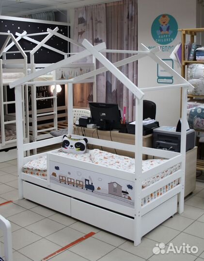 Детская кровать с домиком