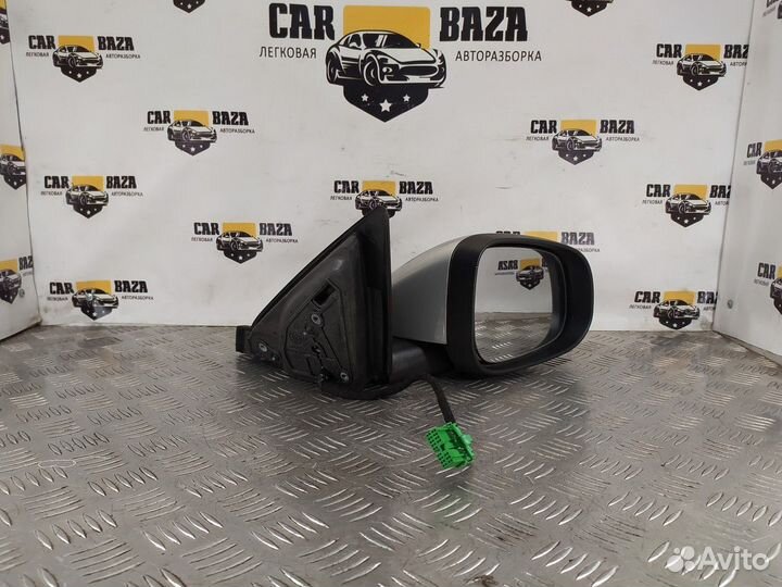 Зеркало заднего вида боковое правое R Volvo C30
