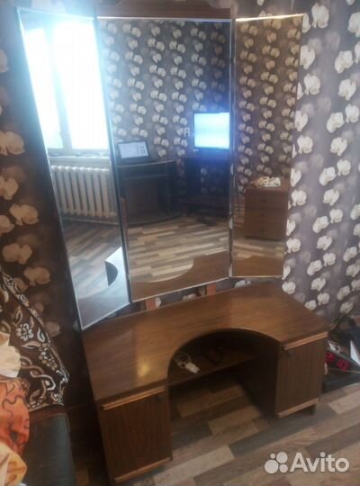 Трильяш с зеркалом