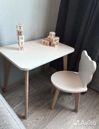 Детский стол и стул. Новый