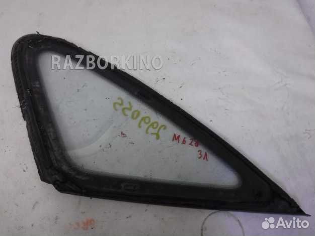 Форточка заднего левого крыла