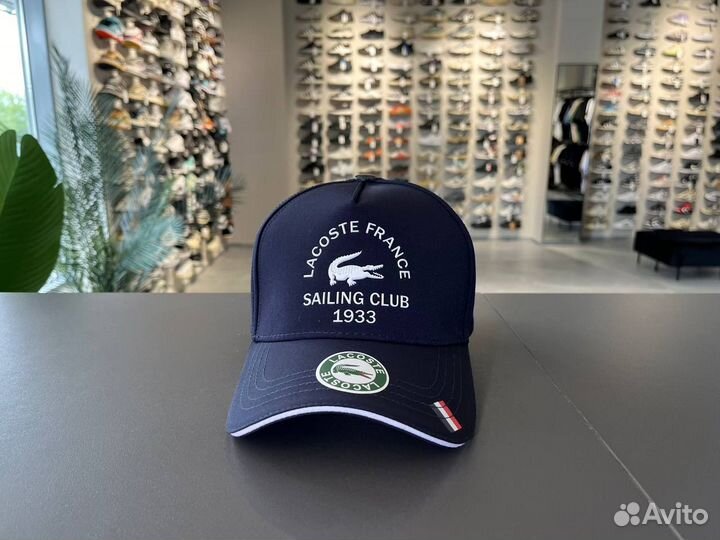 Бейсболка Lacoste в ТЦ Мега Молл