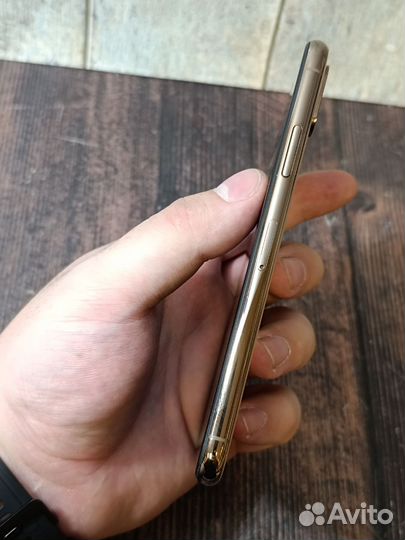 iPhone Xs, 64 ГБ