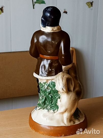 Статуэтка. Охотник с собакой. Гипс. Ранний СССР