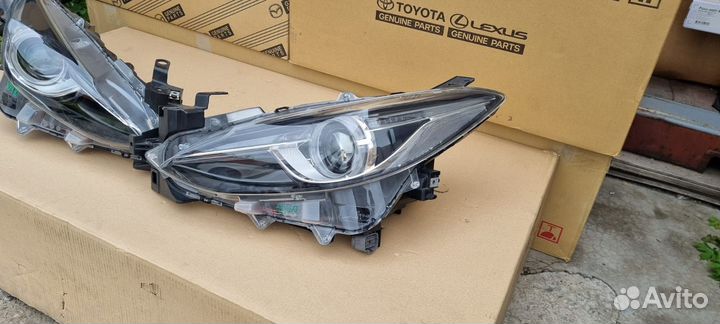 Фара передняя правая левая mazda 3 bm