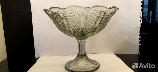 Ваза. фруктовница.на ножке.цветное стекло СССР