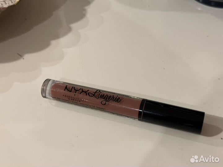 Губная помада NYX Lip Lingerie 24 Cabaret Show