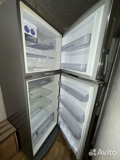 Холодильник whirlpool