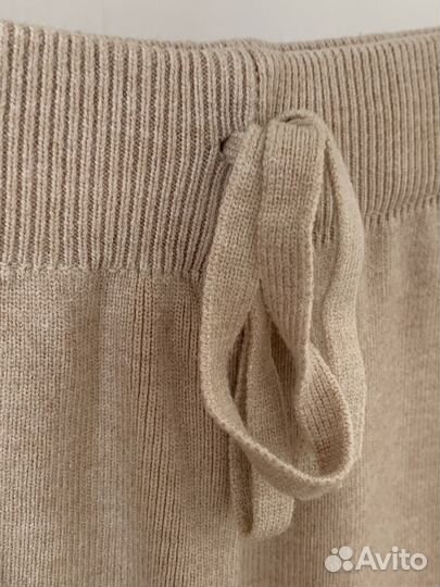 Трикотажный костюм женский брючный