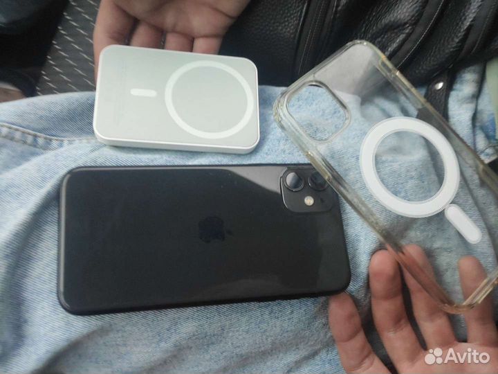 Чехол на iPhone 11