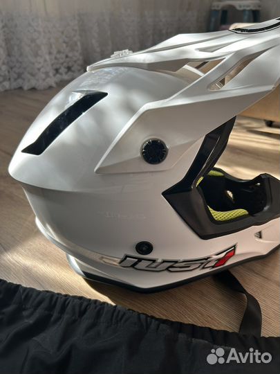 Продам кроссовый шлем Just 1