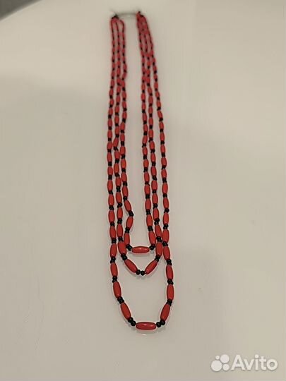 Коралловые бусы