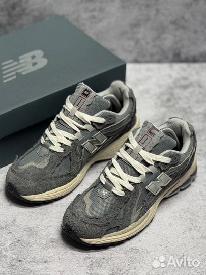 Стильные кроссовки New Balance 1906