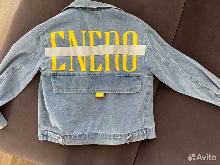 Джинсовая куртка на девочку 134-140