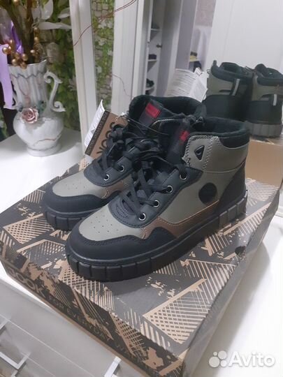 Кеды, кроссовки демисезонные 37