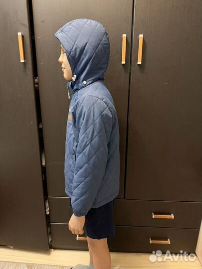 Весенняя куртка на мальчика 134см