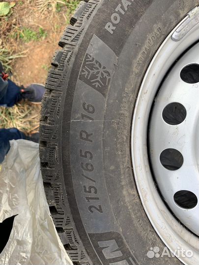 Michelin X-Ice North 4 215/65 R16