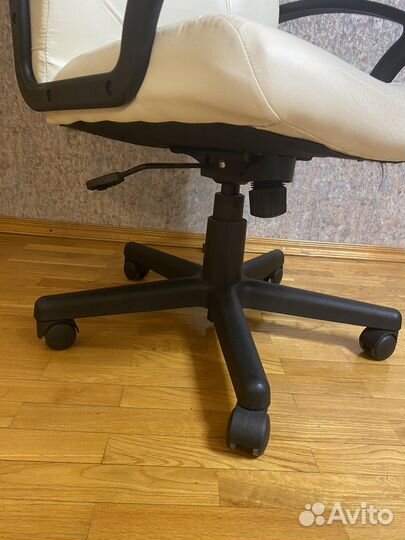 Компьютерное кресло