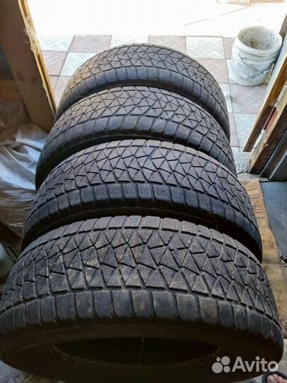 Bridgestone Blizzak DM-V2 245/65 R17
