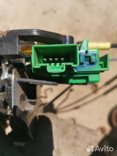 Замок двери передний левый Kia Rio 3 G4FC 2015