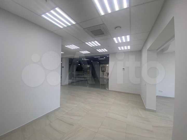 Торговое помещение / Офис 67.35 м²