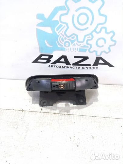 Стоп-сигнал Renault Logan 2