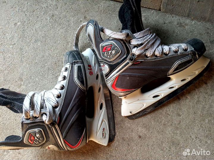 Коньки хоккейные