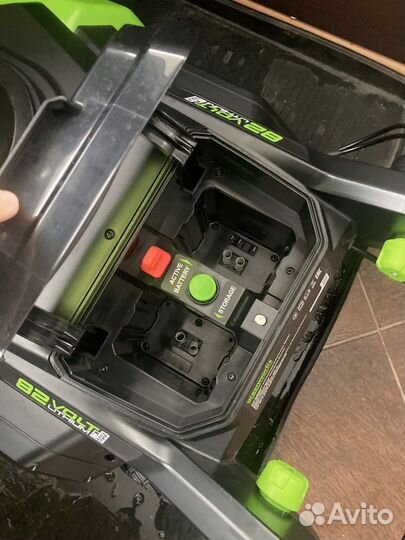 Снегоуборщик аккумуляторный greenworks 82v