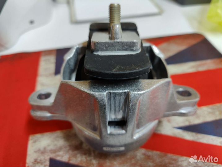 Опора двигателя Jaguar XE T4N3780