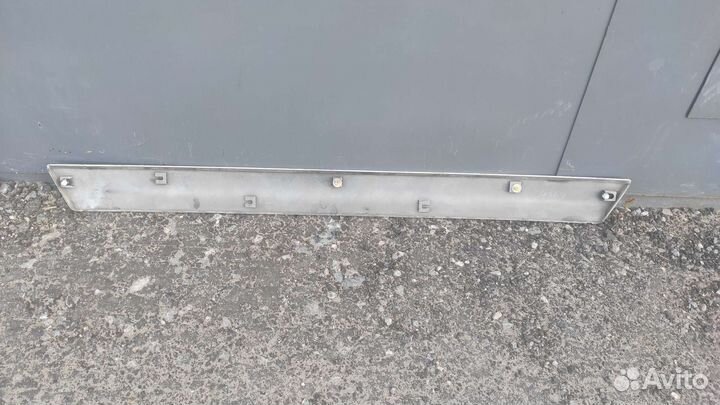 Молдинг крышки багажника тойота Caldina