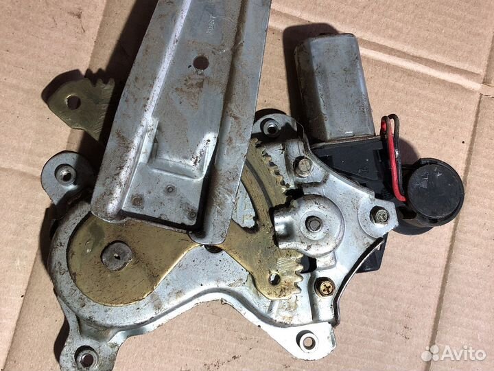 Задний левый стеклоподъемник Lifan X50