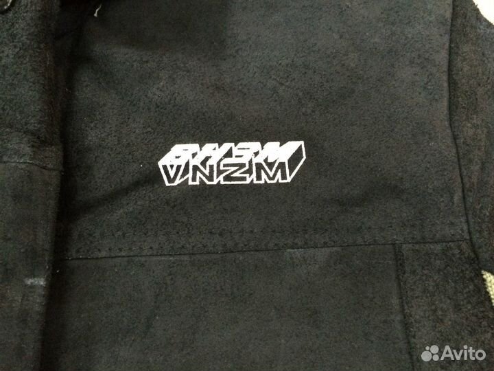 Нанесение логотипов на одежду