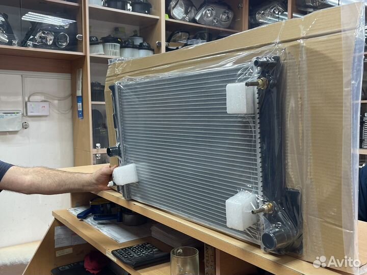 Радиатор охлаждения Тойота Королла /Corolla