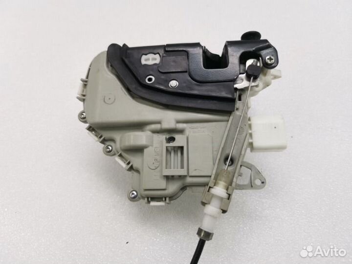 Замок двери передний правый Audi A6 C7 2.0 TDI