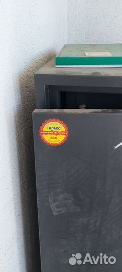 Сейф металлический