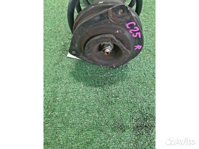 Амортизатор подвески передний правый Nissan Serena