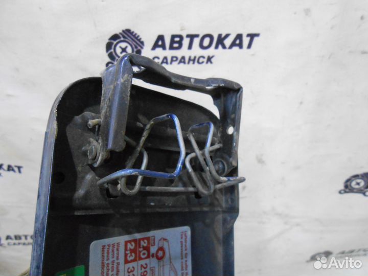 Лючок Mercedes W210