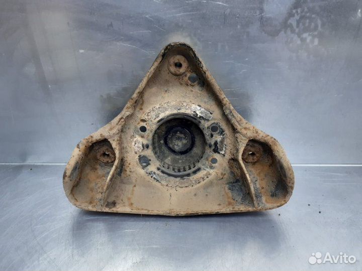 Кронштейн амортизатора Audi A4 B5 1994-2001