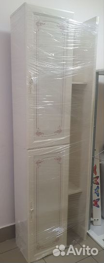 Настенный шкаф