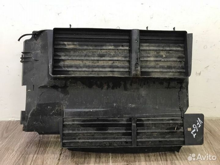 Диффузор вентилятора радиатора Ford Focus 3