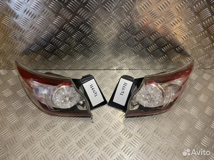 Фонарь задний наружный левый Mazda Mazda 3 BL 2008
