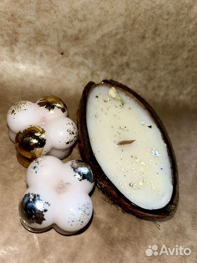 Ароматическая свеча ручной работы в кокосе