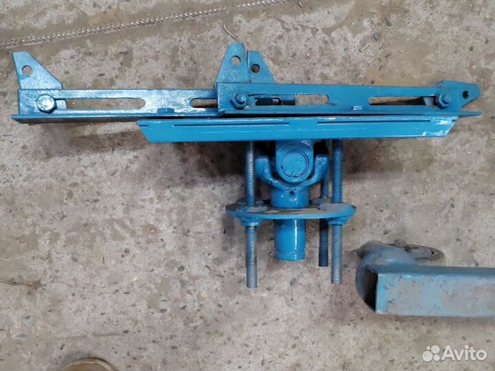 Стойка трансмисионная для автосервиса