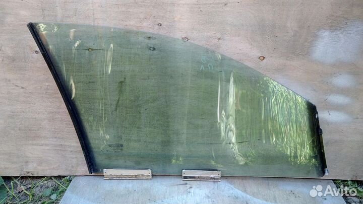 Стекло двери передней левой Опель Омега Б