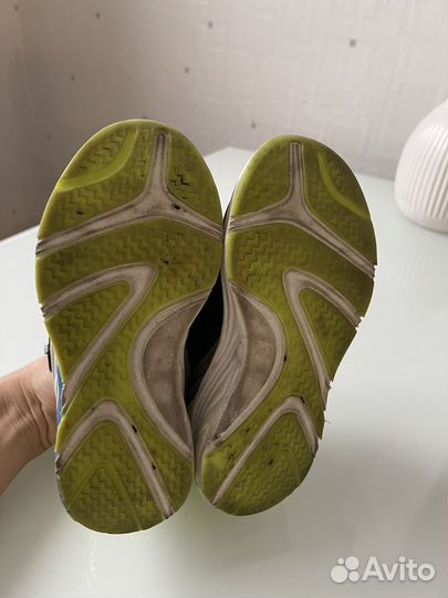 Кроссовки