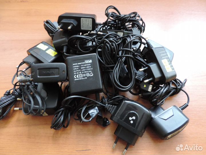 Зарядое устройство для телефона